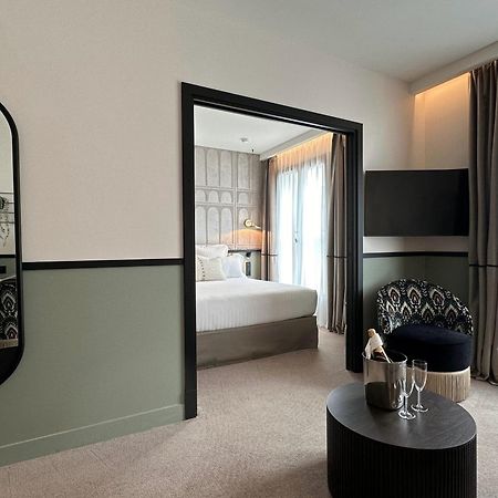 Hotel Grand Coeur Latin ปารีส ภายนอก รูปภาพ