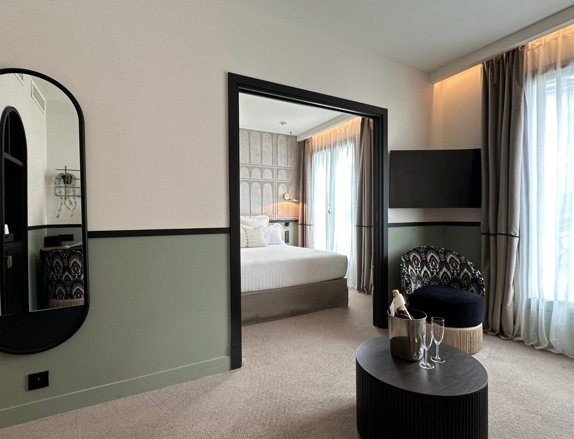 Hotel Grand Coeur Latin ปารีส ภายนอก รูปภาพ